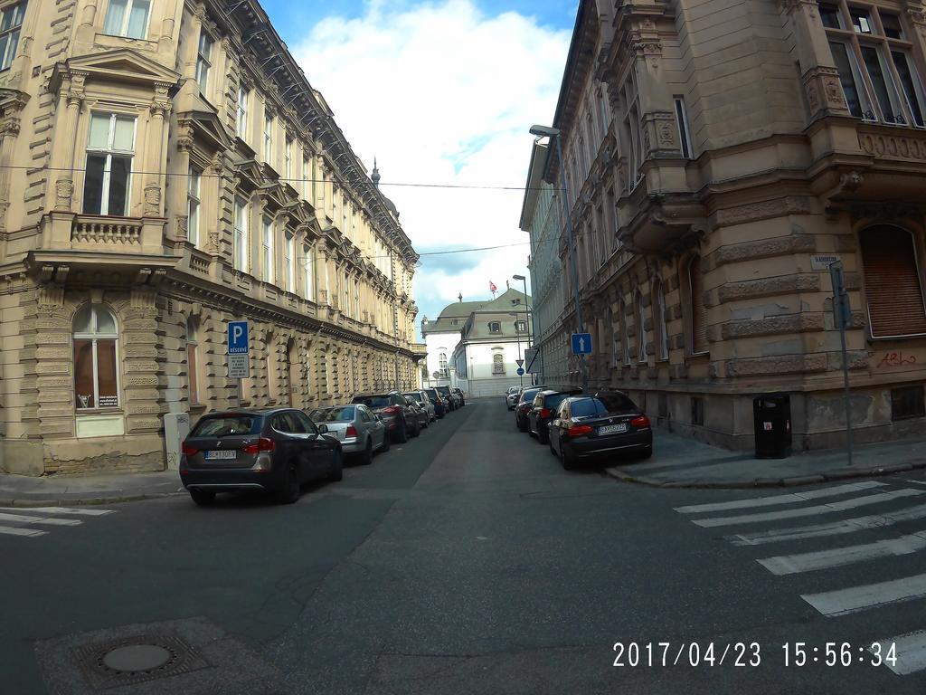 Lucas Apartment - Self Check-In Братислава Екстериор снимка
